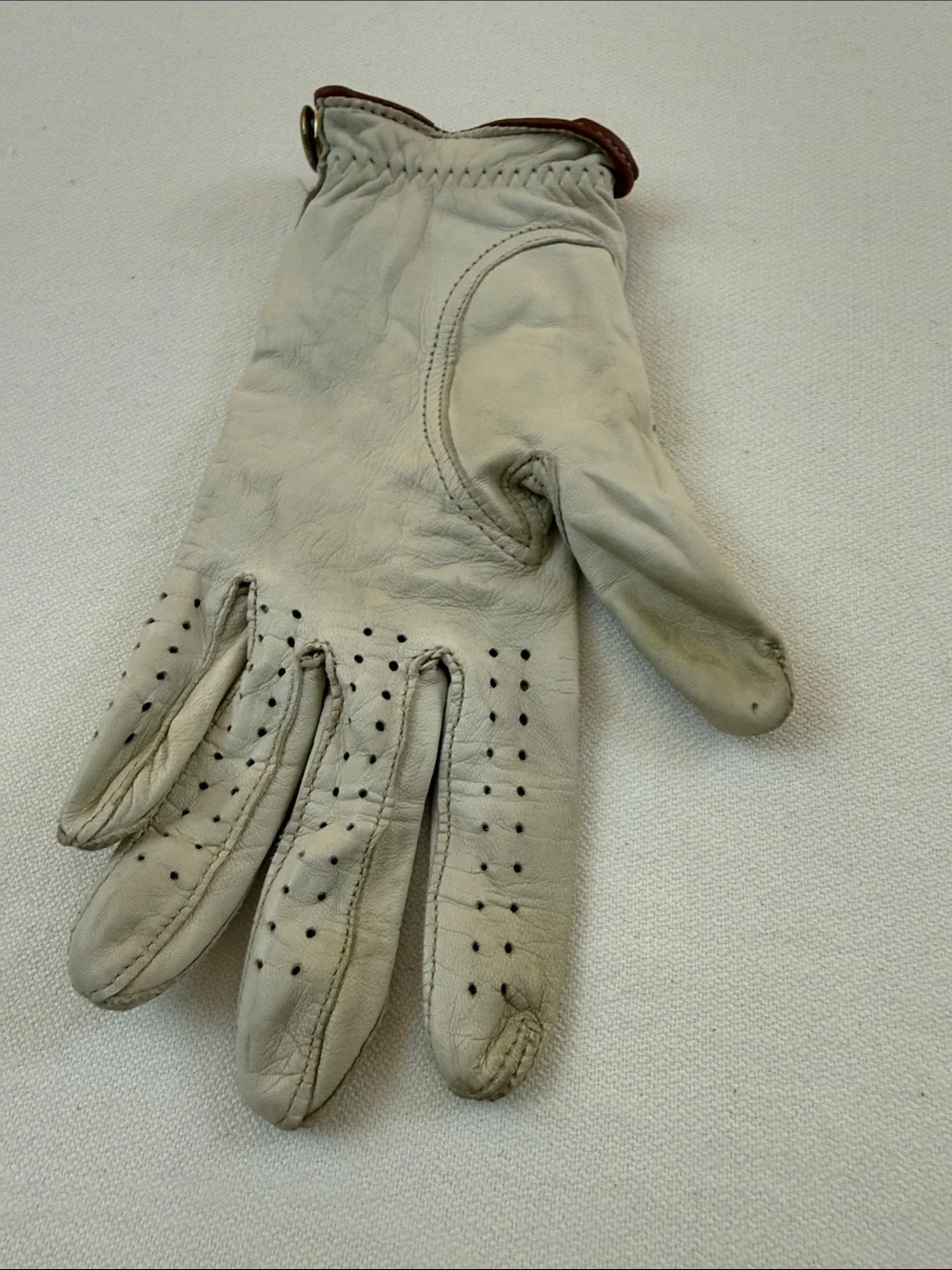Vintage Coach ladies White Leather Golf Glove with Brown Trim and Logo Patch
